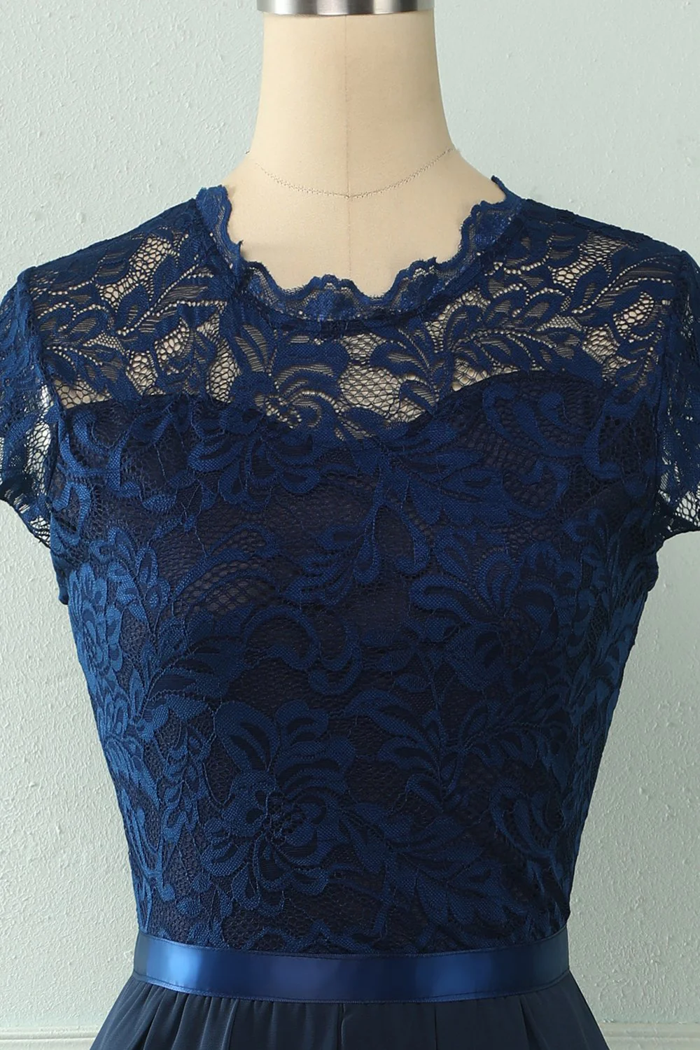 Robe de mariée en dentelle Navy Midi - Image 3