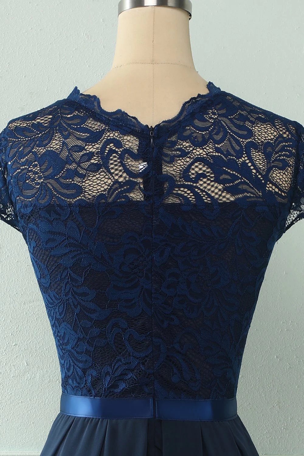 Robe de mariée en dentelle Navy Midi - Image 4