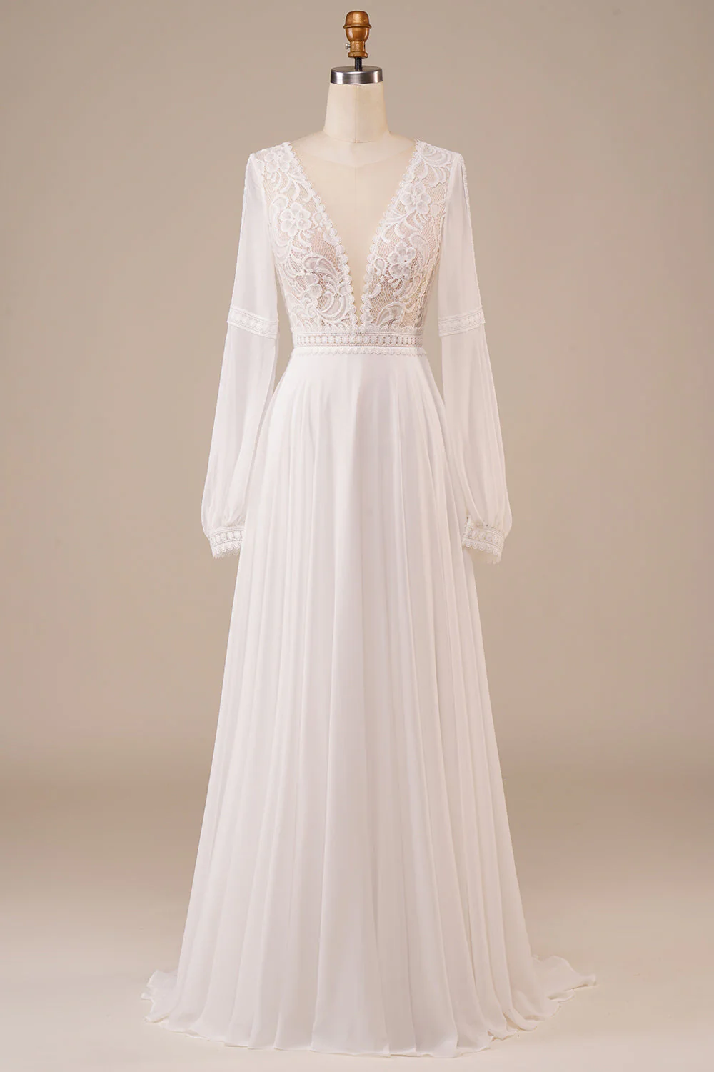 Robe de mariée ivoire à manches longues avec dentelle