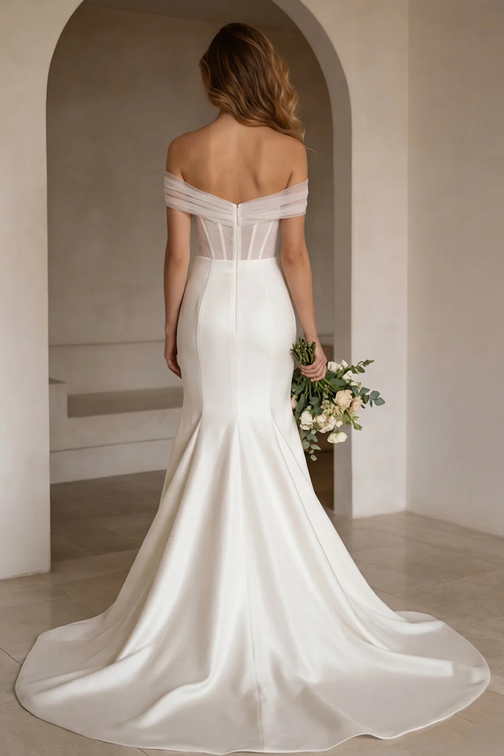Robe de mariée ivoire à traîne décollée corset - Image 2
