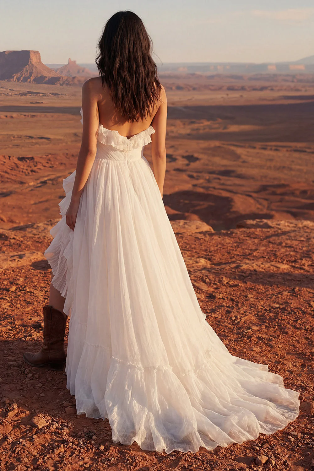 Robe de mariée Ivoire sans bretelles A Line Maxi Beach avec volants - Image 2