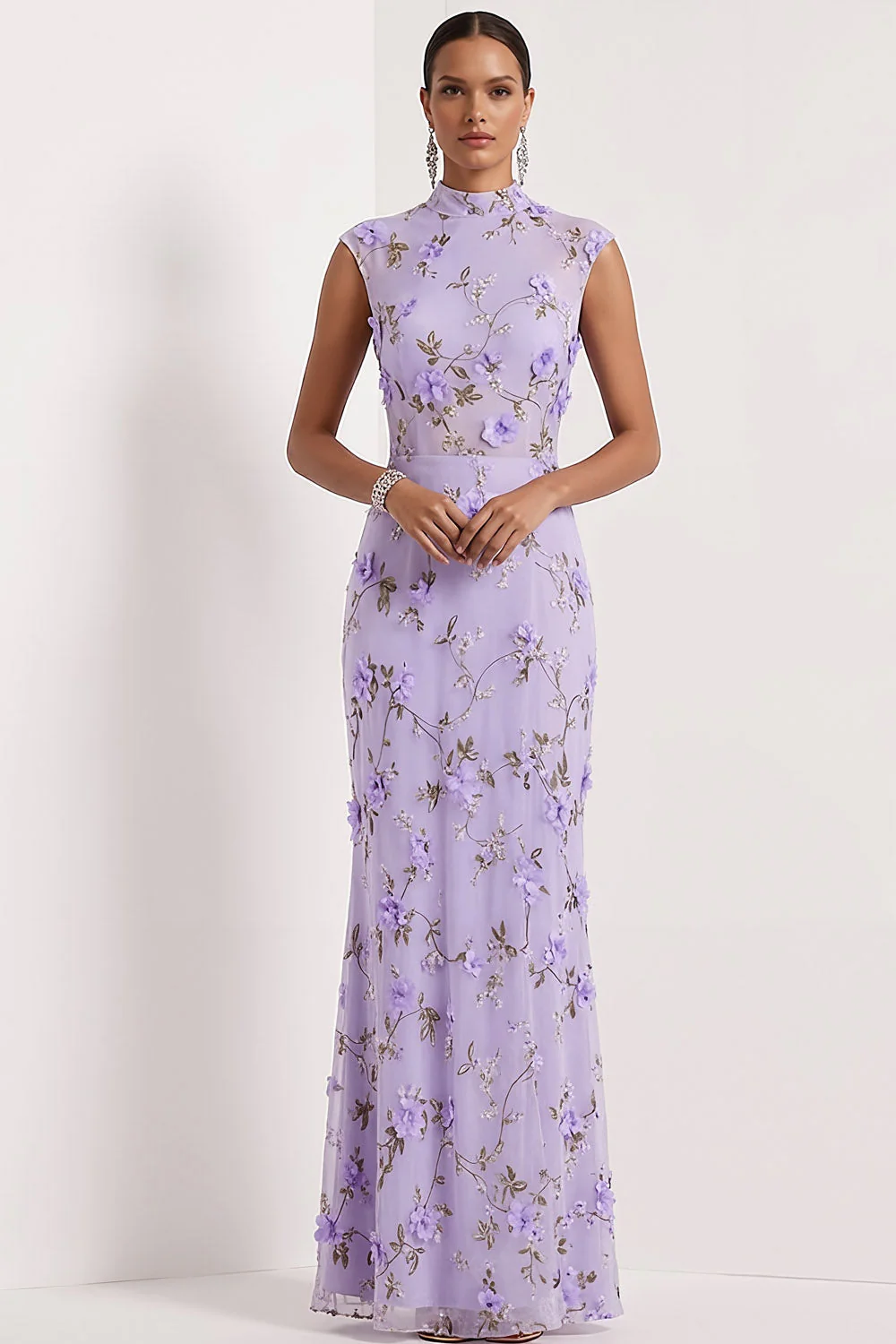 Robe de mariée longue à col haut appliquée en sirène lilas