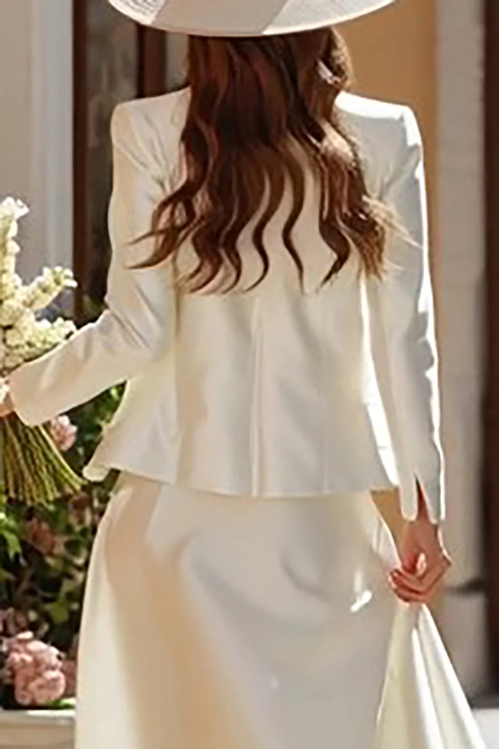 Robe de mariée longue au sol en satin ivoire en satin A 2 pièces avec veste - Image 4