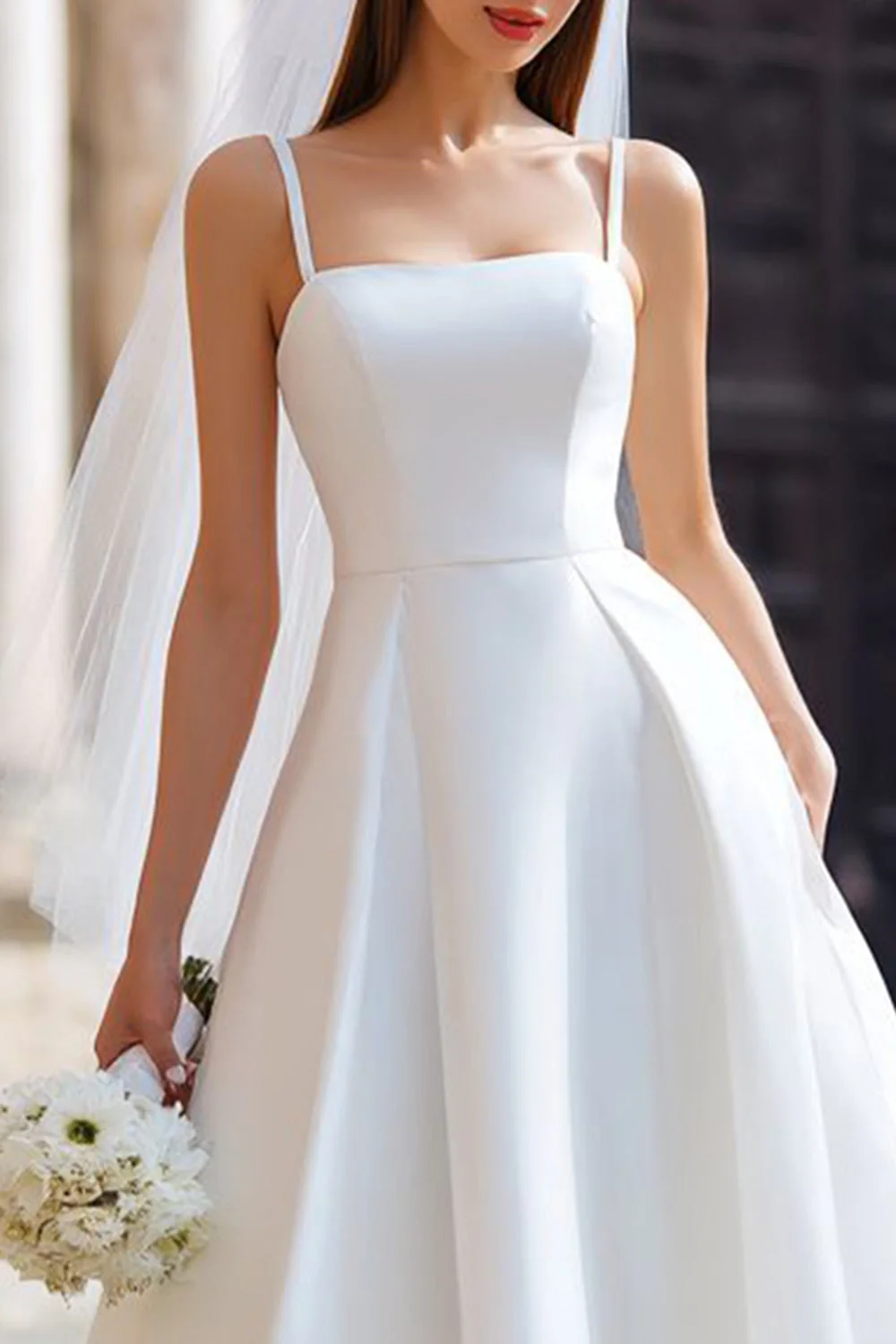 Robe de mariée longue blanche à bretelles fines avec nœud détachable - Image 5