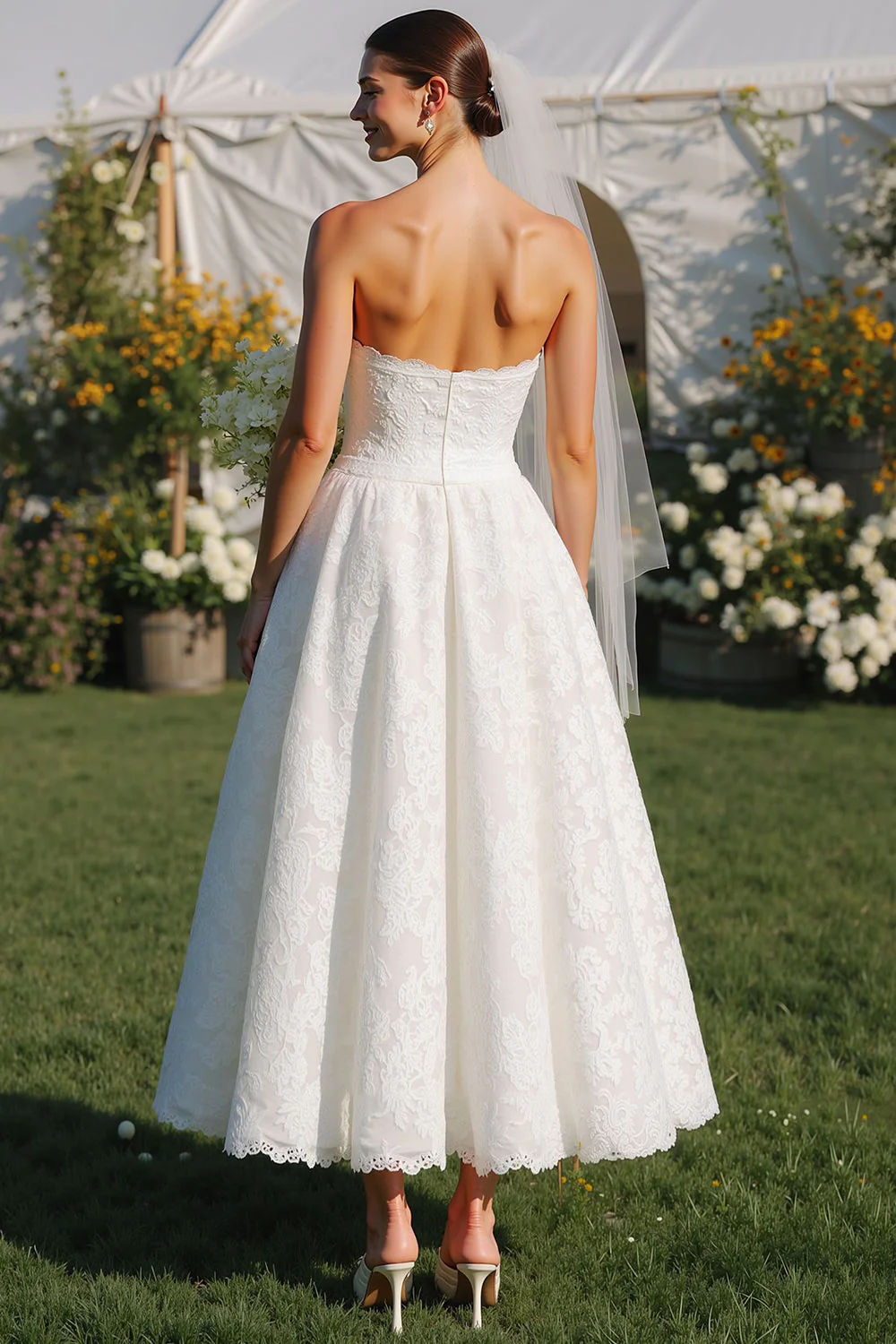Robe de mariée longue sans bretelles en dentelle blanche A Line - Image 2