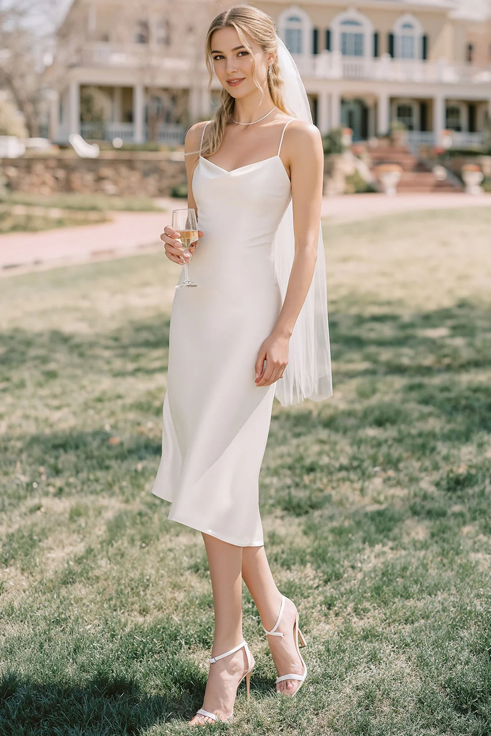 Robe de mariée Midi à bretelles blanches à poils fines