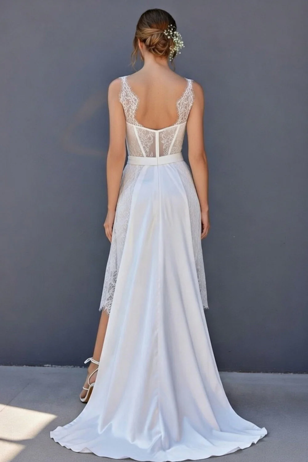 Robe de mariée Midi en corset blanche en dentelle à ligne A avec cape - Image 2