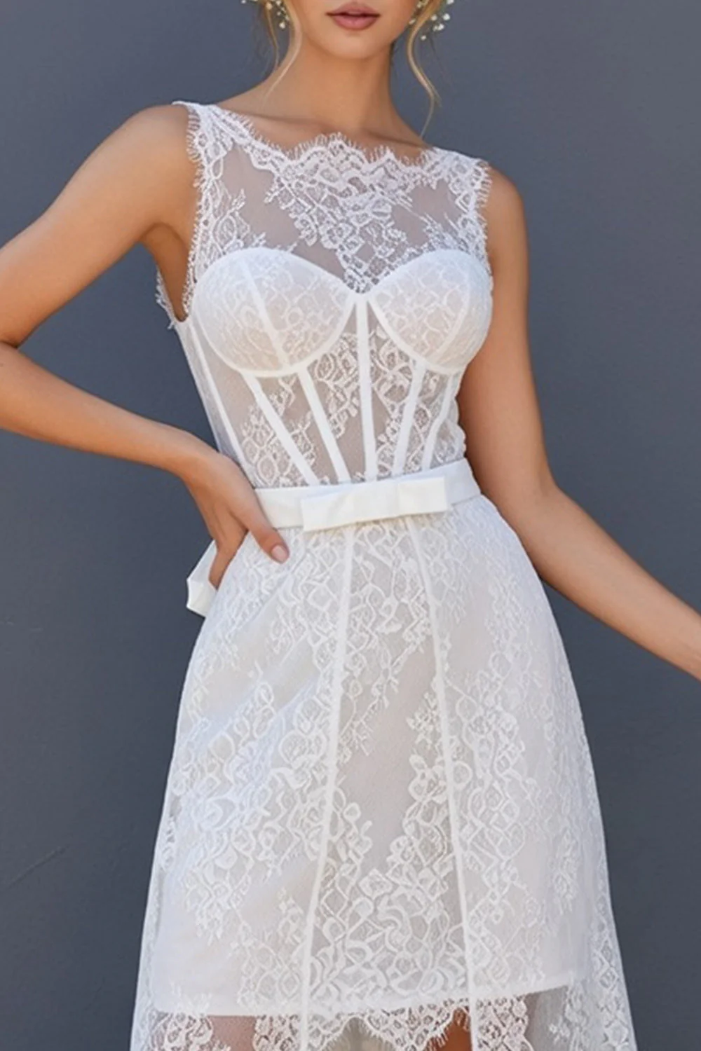 Robe de mariée Midi en corset blanche en dentelle à ligne A avec cape - Image 4