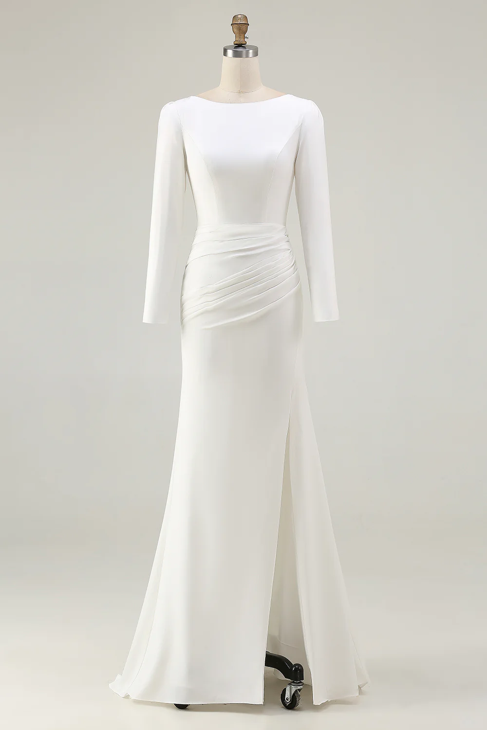 Robe de mariée moulante en satin ivoire à col bateau avec fente - Image 3