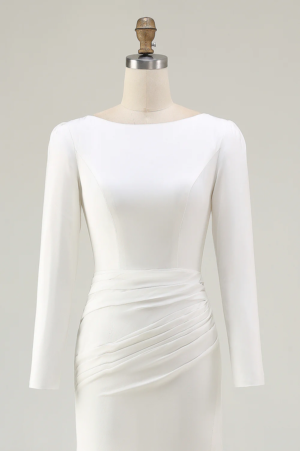 Robe de mariée moulante en satin ivoire à col bateau avec fente - Image 7