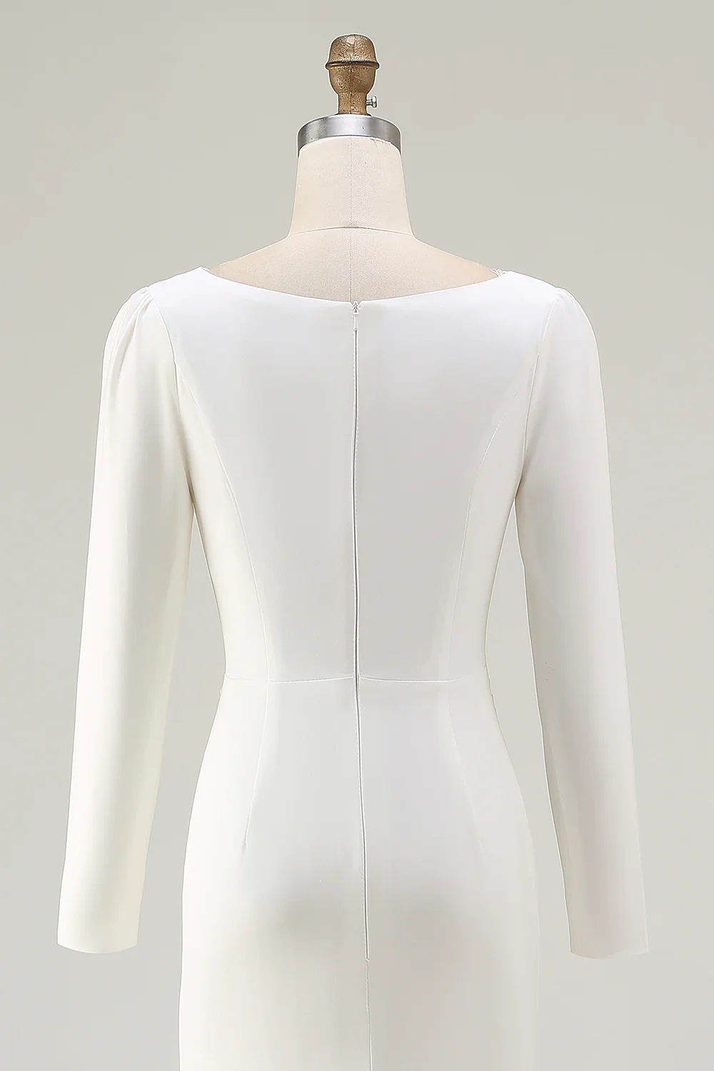 Robe de mariée moulante en satin ivoire à col bateau avec fente - Image 8