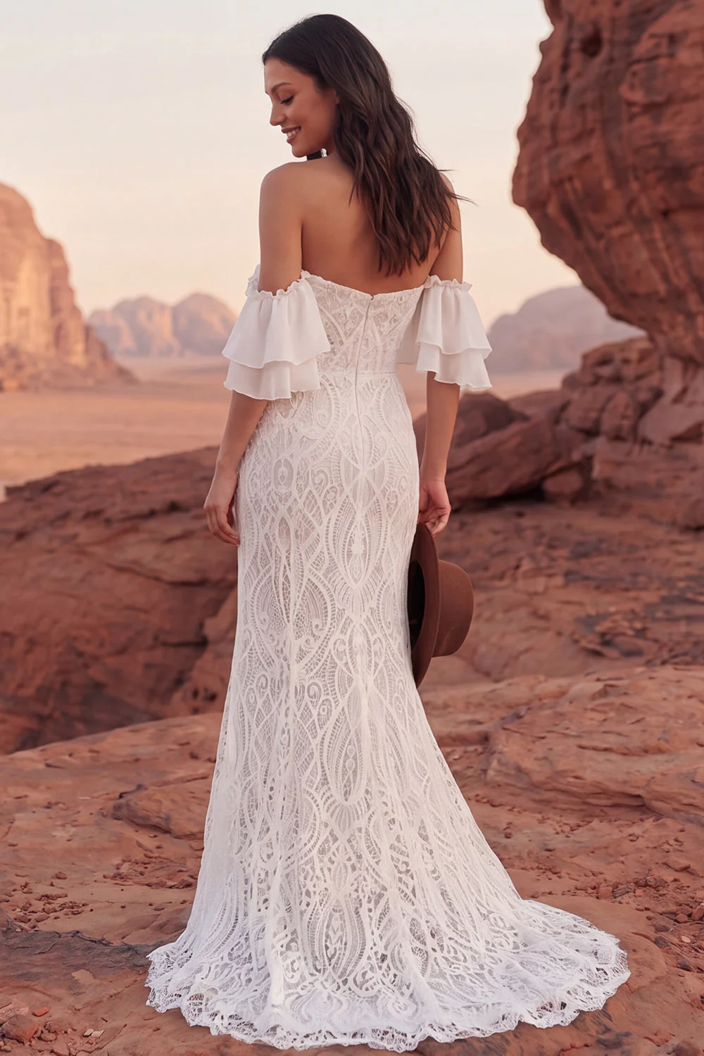 Robe de mariée sirène bohème en dentelle ivoire dénudée - Image 2