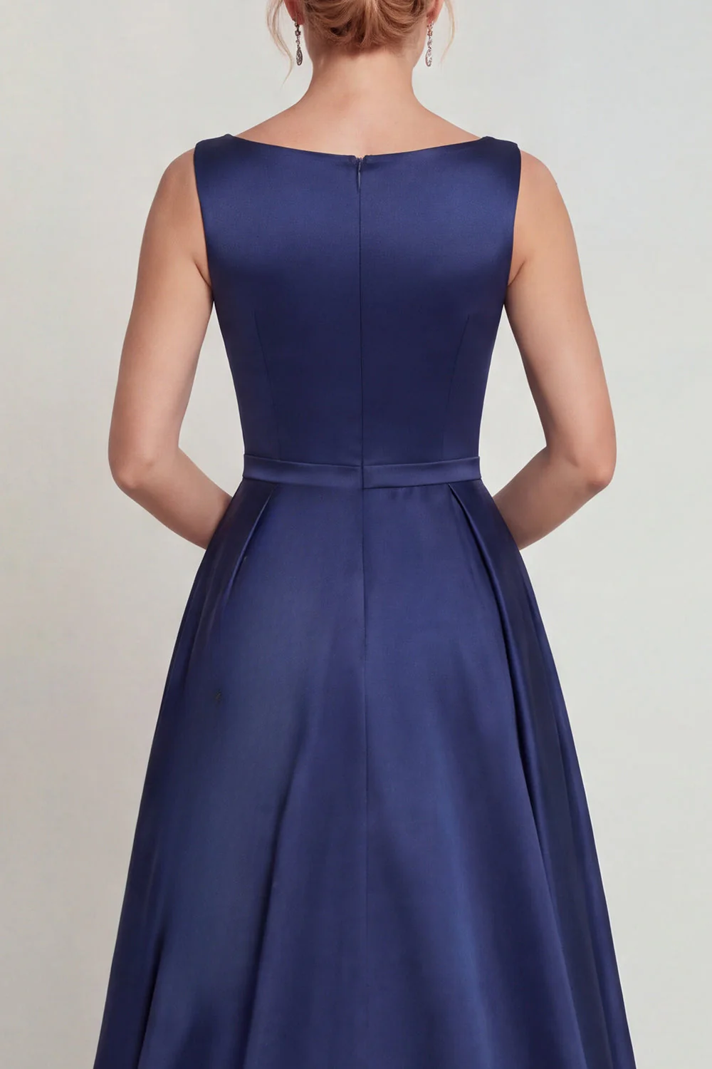 Robe de mère de la mariée à col bateau marine à col bateau en satin A avec des appliques - Image 4