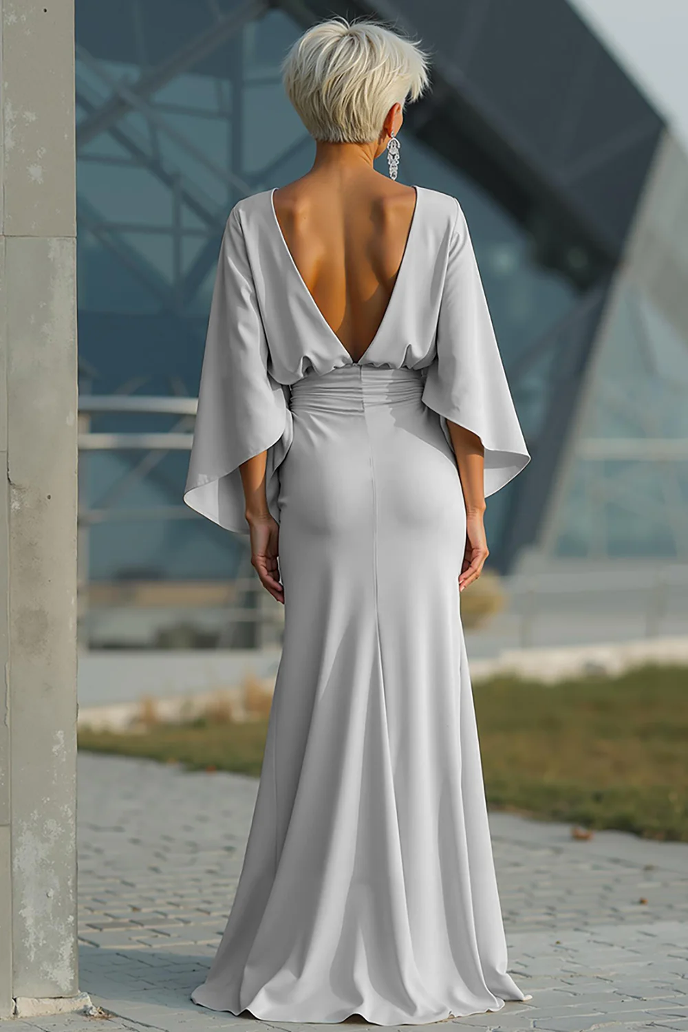 Robe de mère de la mariée à fourreau argenté à manches 3/4 avec poches - Image 2