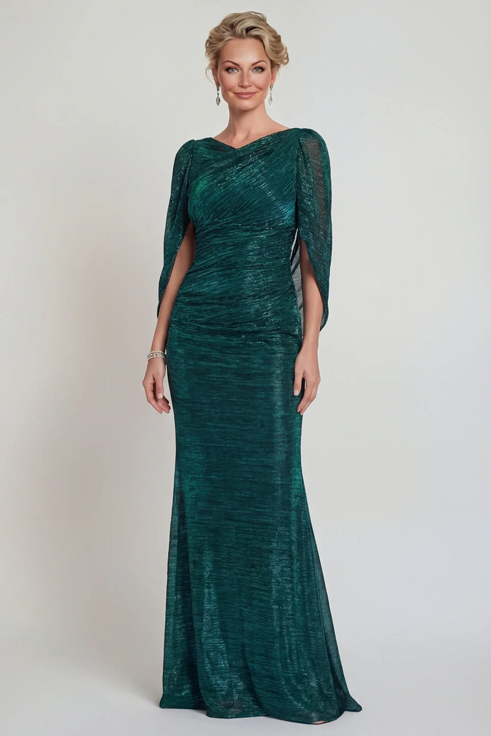 Robe de mère de la mariée à fourreau vert foncé ouvert