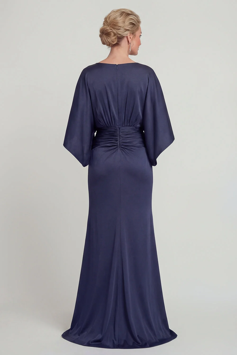 Robe de mère de la mariée à manches longues à fourreau en V à étui bleu marine avec poches - Image 2