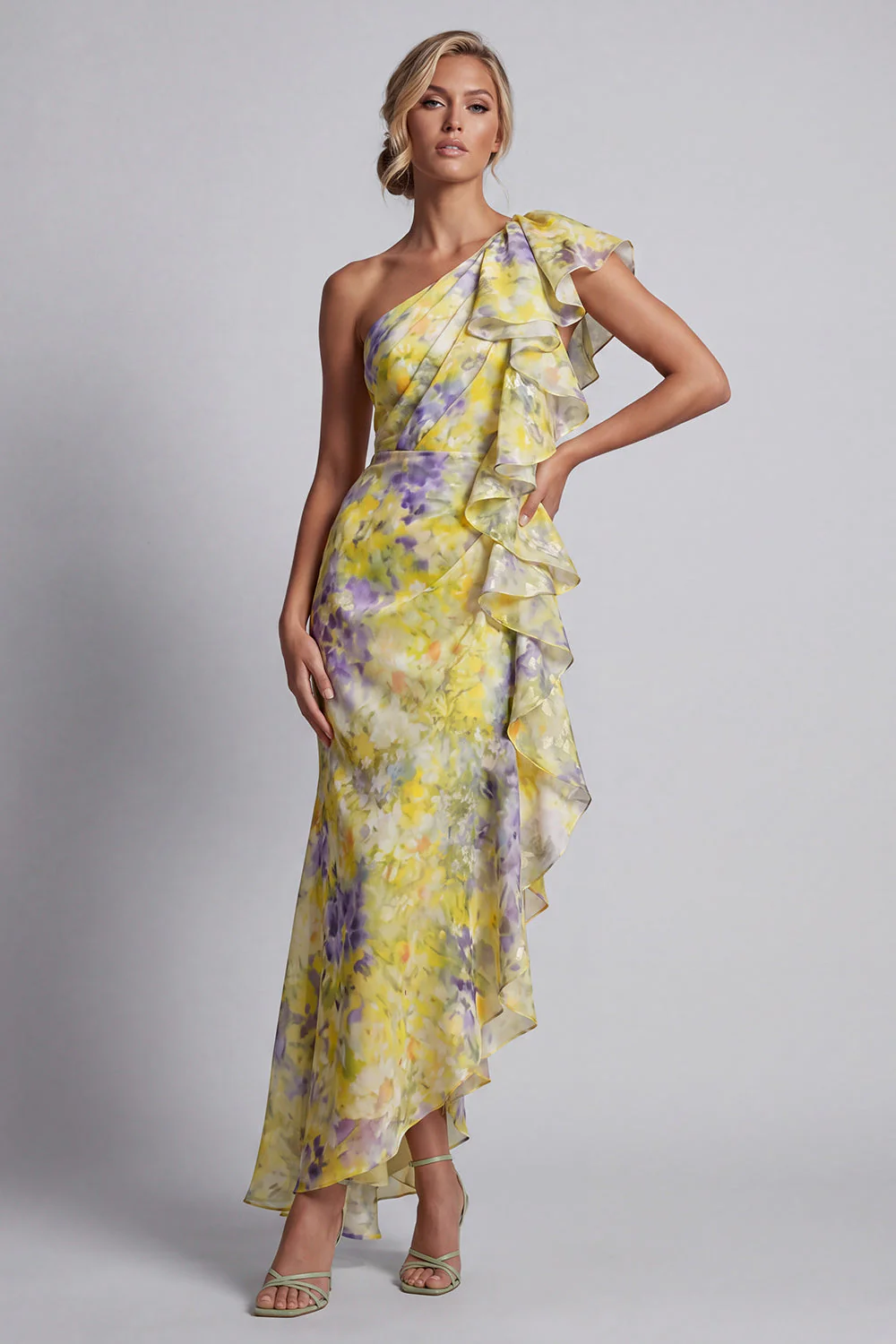 Robe de mère de la mariée à motifs floraux jaunes avec des volants - Image 3