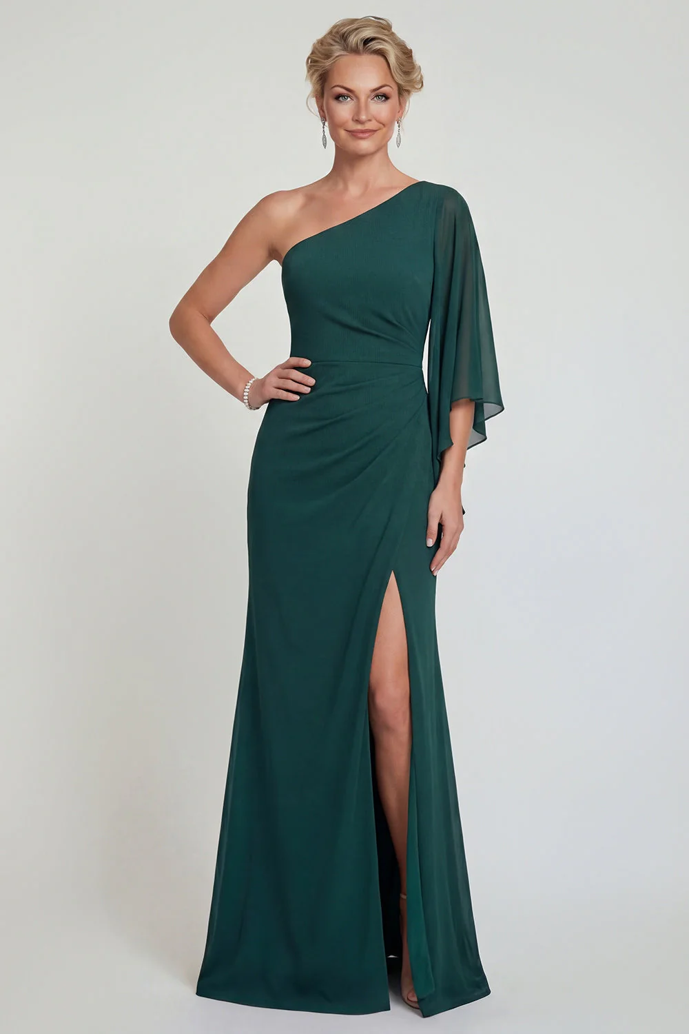 Robe de mère de la mariée en chiffon vert foncé en mousseline d’une épaule avec fente