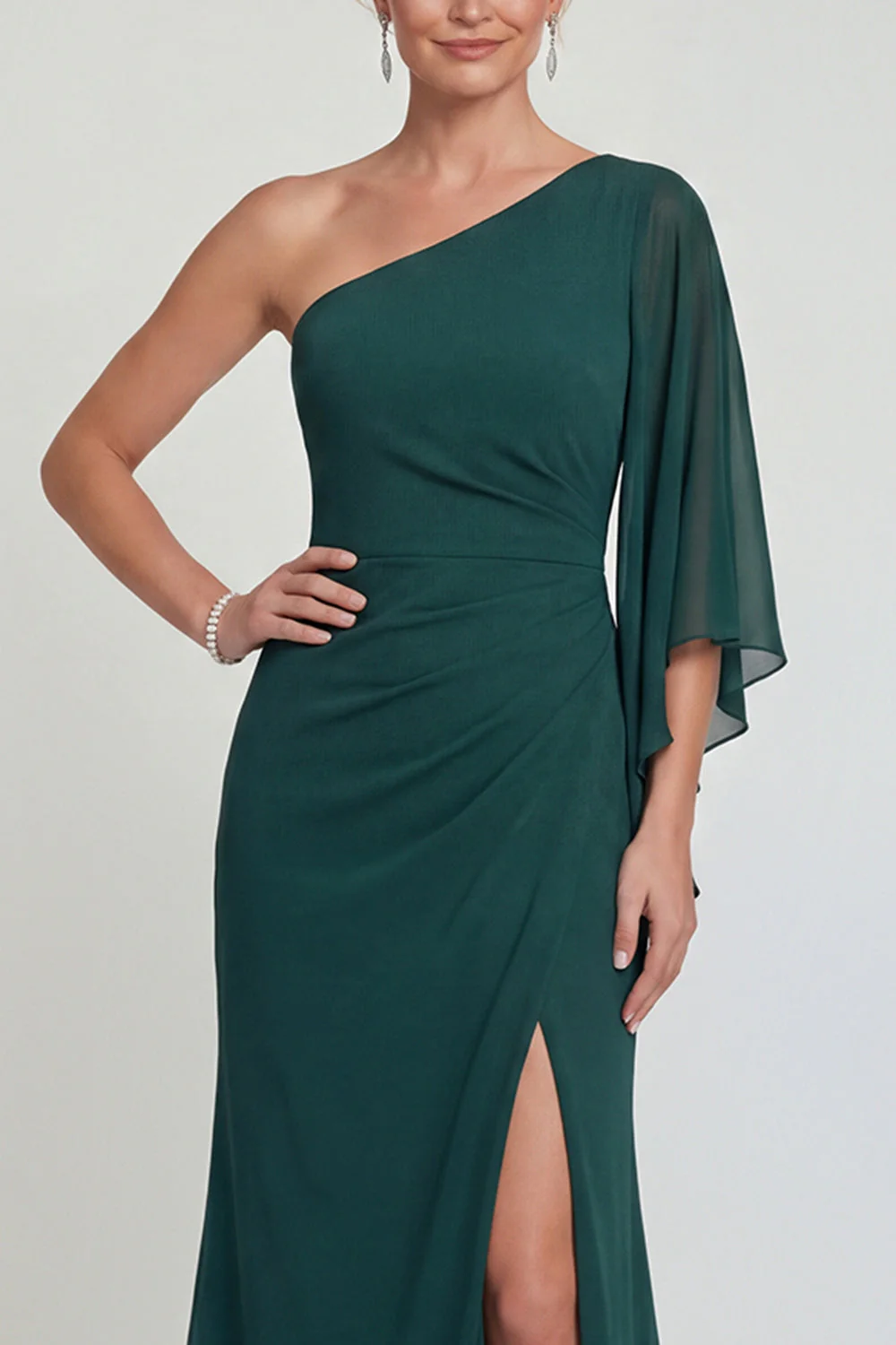 Robe de mère de la mariée en chiffon vert foncé en mousseline d’une épaule avec fente - Image 3