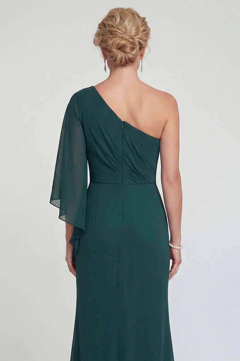 Robe de mère de la mariée en chiffon vert foncé en mousseline d’une épaule avec fente - Image 4