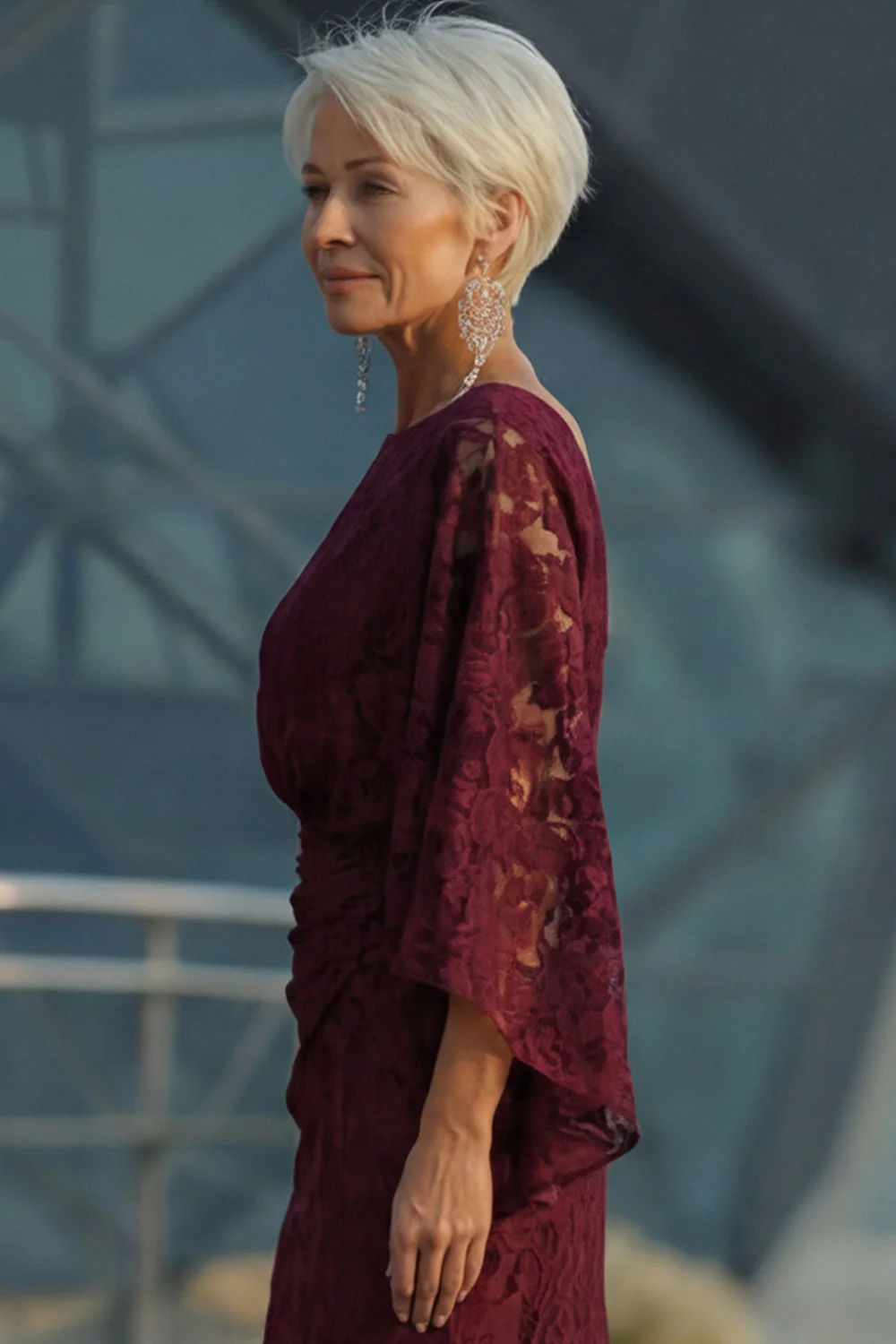 Robe de mère de la mariée en dentelle en bordeaux à fourreau - Image 8