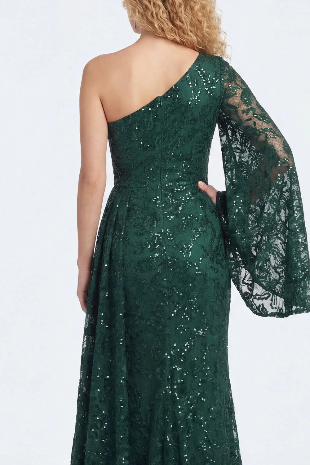 Robe de mère de la mariée en dentelle vert foncé en dentelle vert foncé avec une épaule et manches - Image 4