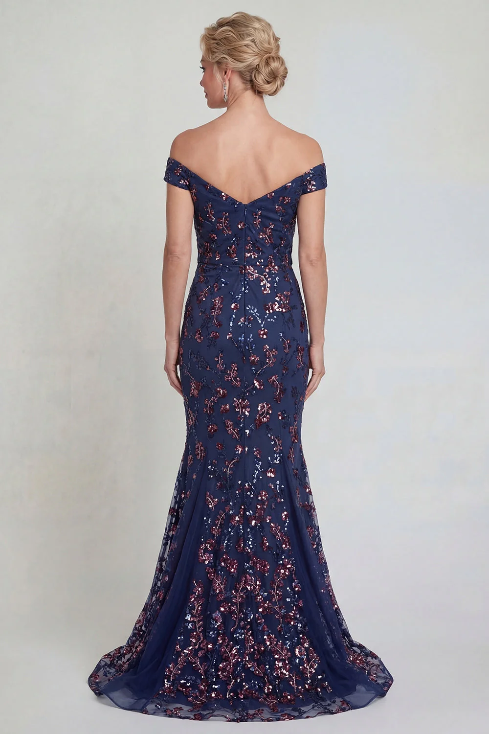 Robe de mère de la mariée sirène bleu marine dénudée sur les épaules - Image 2