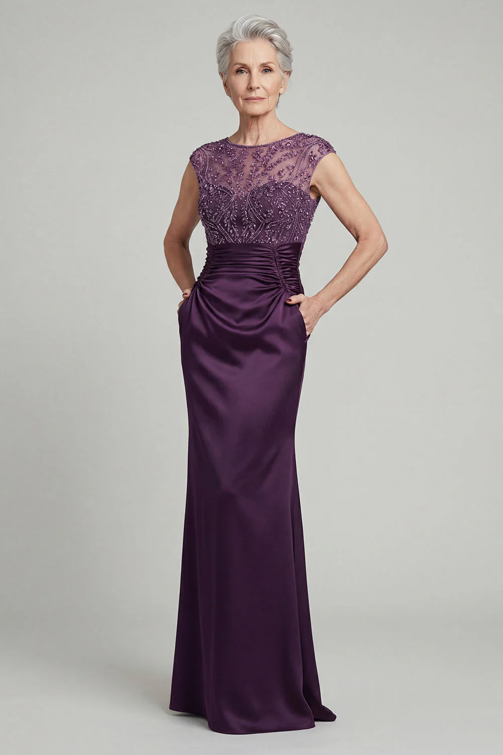 Robe de mère de mariée à col bateau à col bateau, violet foncé appliqué