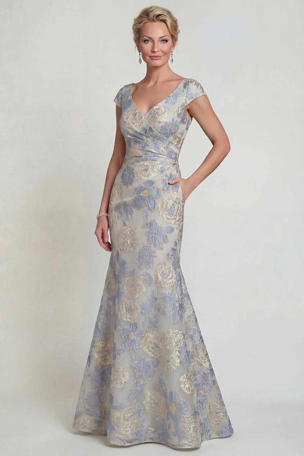 Robe de mère de mariée à fleurs en V à col sirène bleu poussiéreux