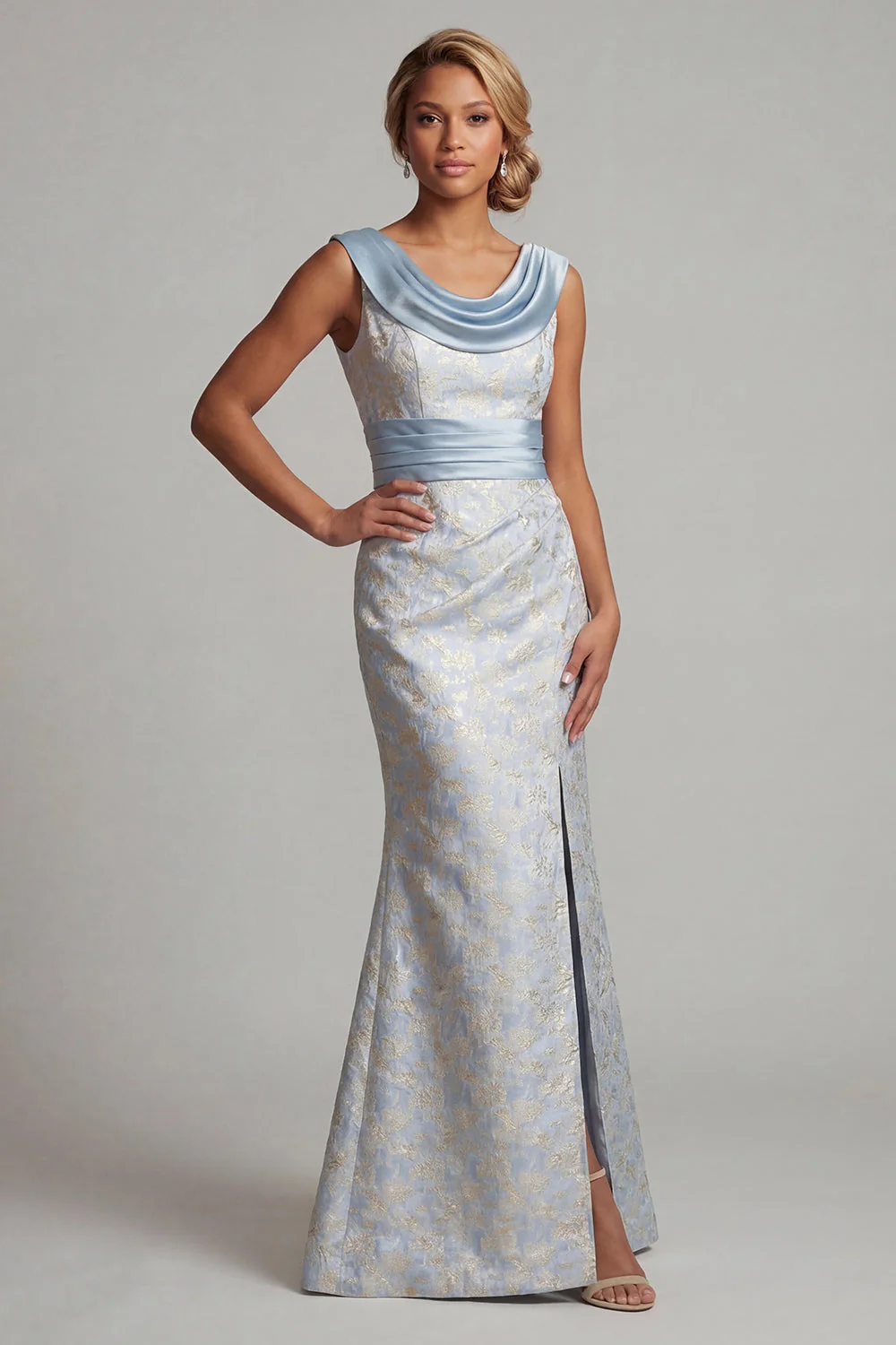 Robe de mère de mariée en brocart sirène à col à col à capuchon - Image 3