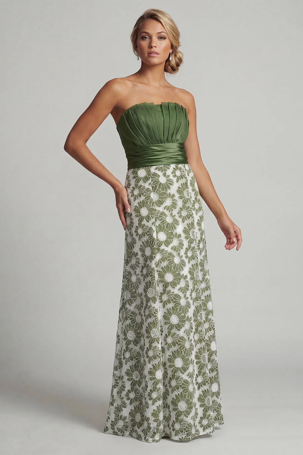Robe de mère de mariée fleurie verte A Line Bustless - Image 3