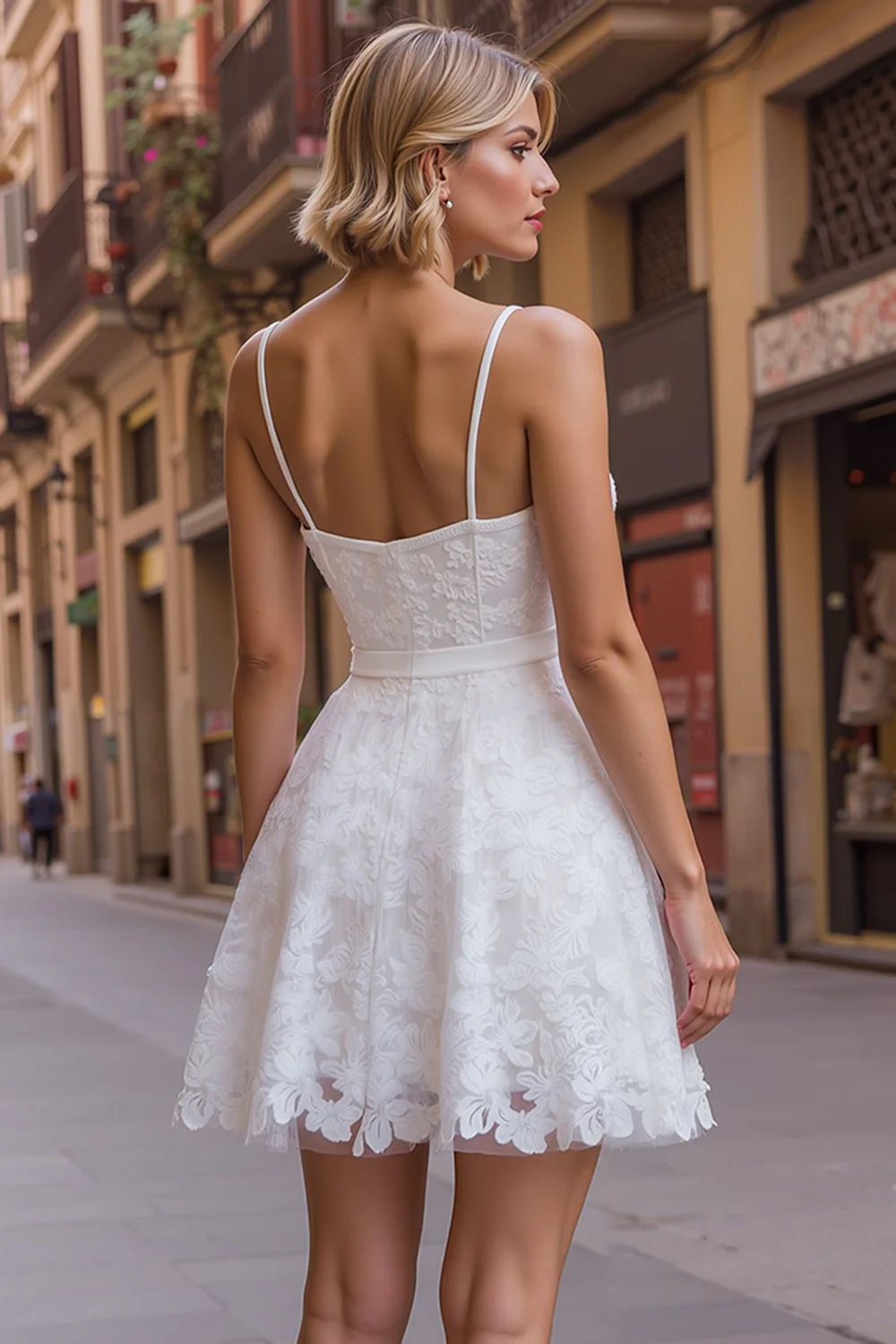 Robe de réception de mariage en dentelle à bretelles spaghetti blanches - Image 2