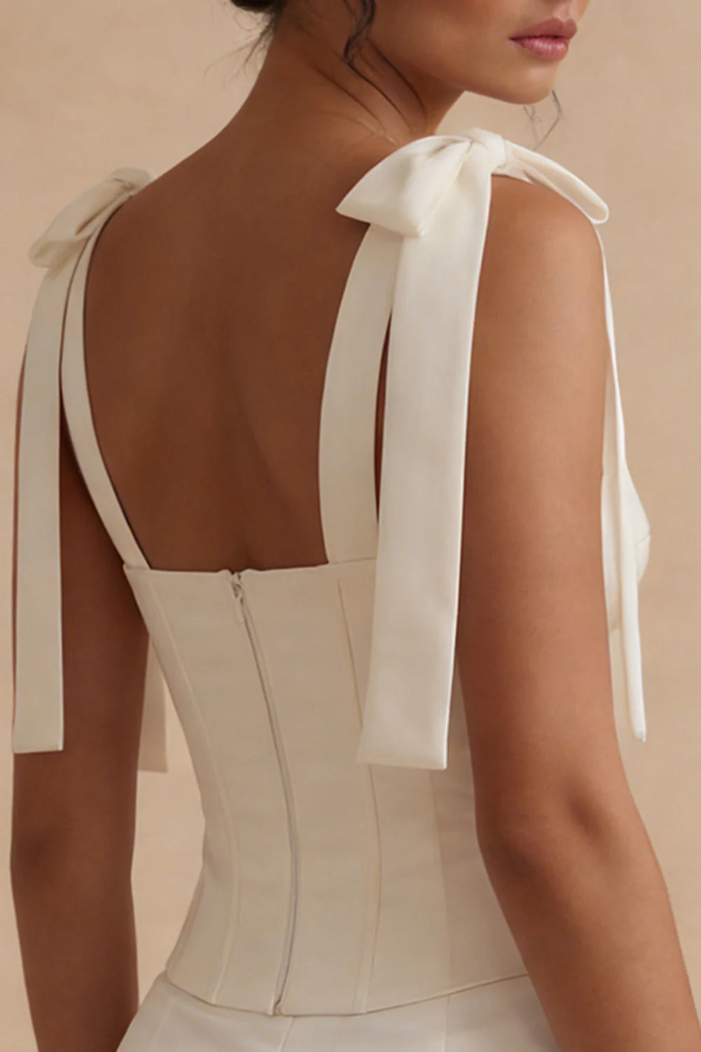 Robe de remise de diplôme courte corset bodycon en satin blanc avec nœuds - Image 4