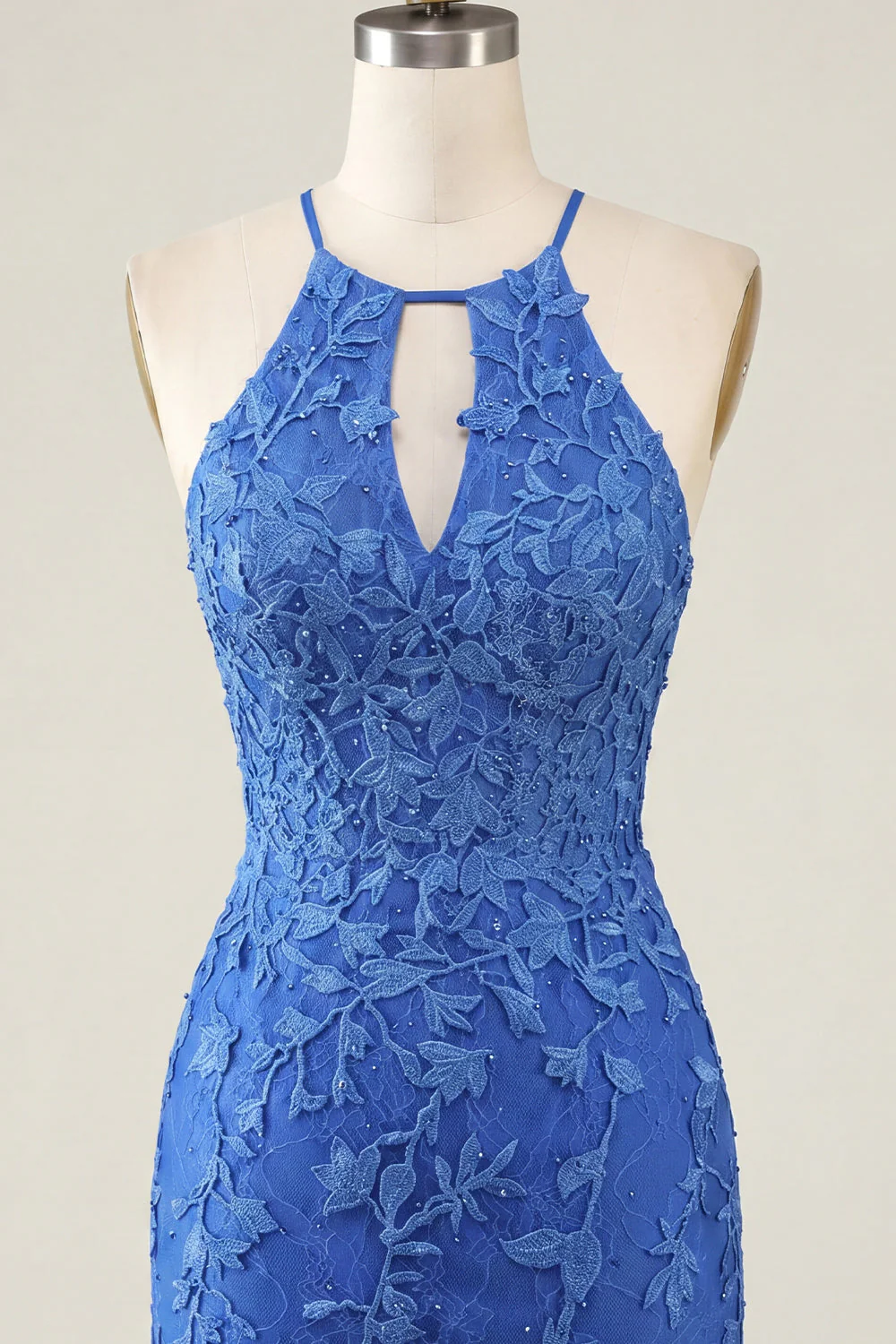 Robe de rentrée à la maison bleu bleu floral bodycon collante à col nu avec perles - Image 7