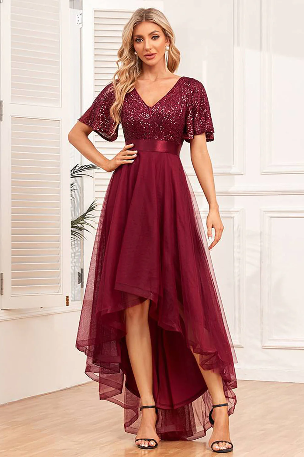 Robe de soirée trapèze haute-basse bordeaux avec paillettes