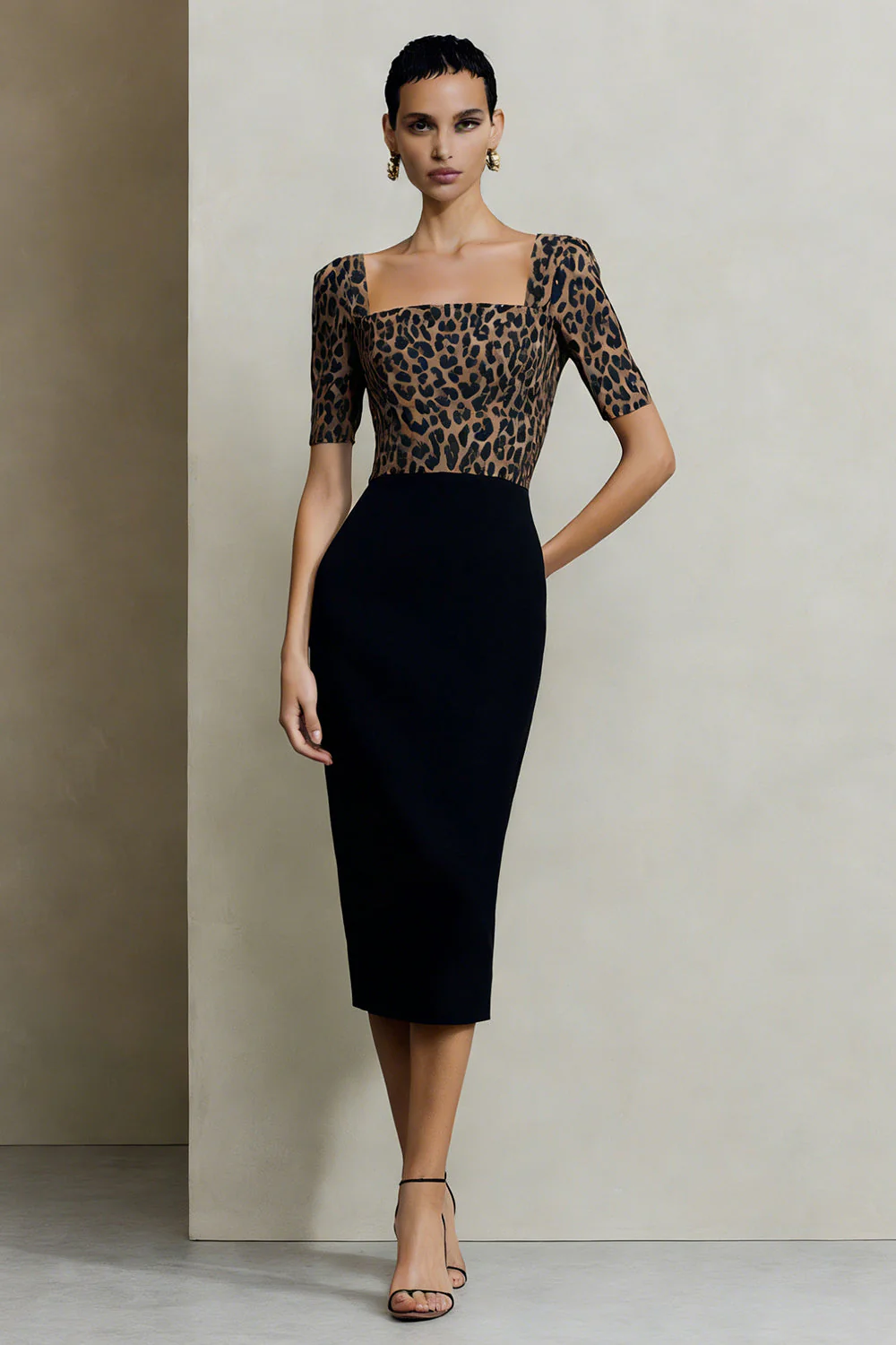 Robe de travail midi à manches courtes en noir et marron en fourreau