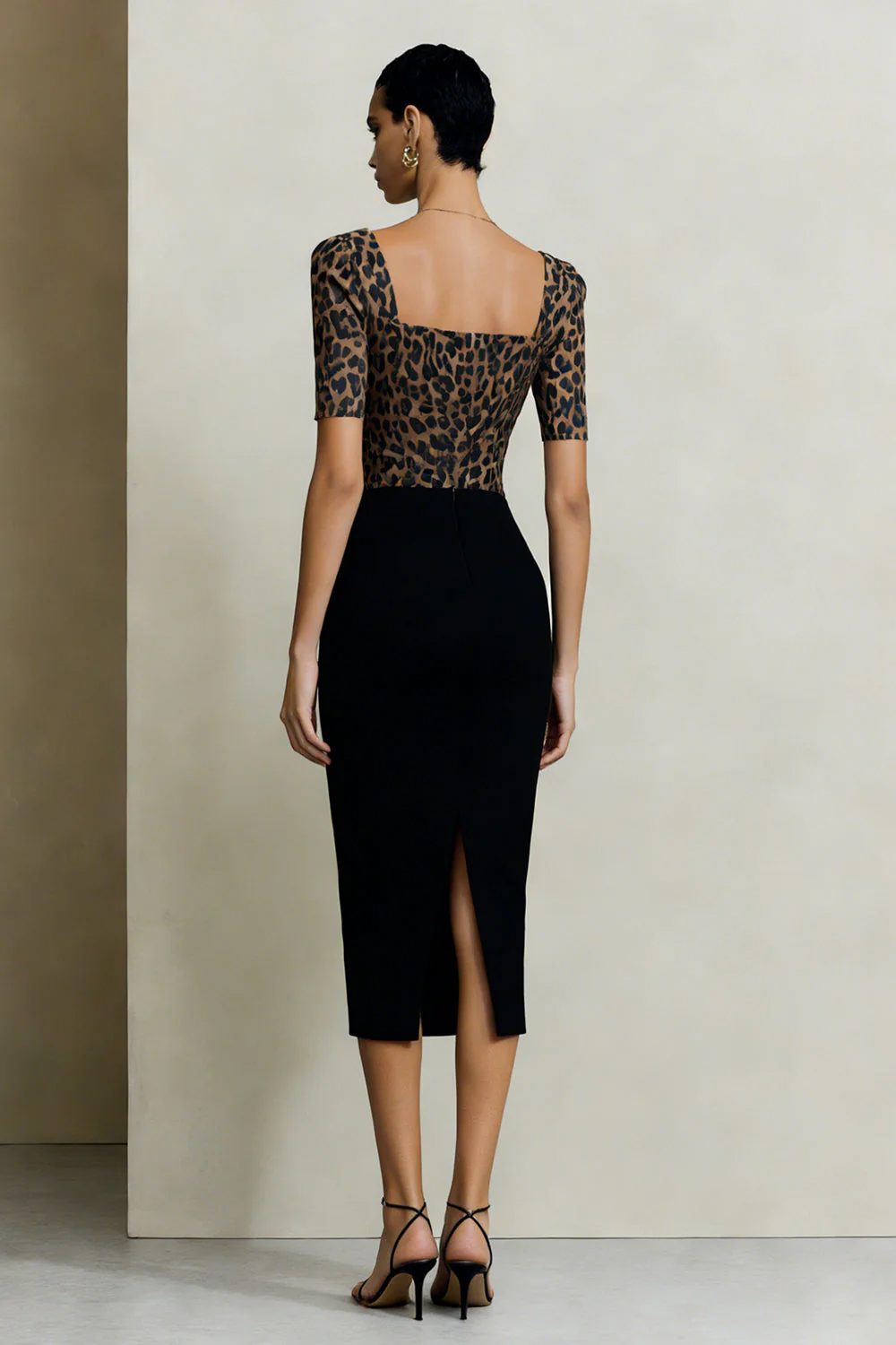 Robe de travail midi à manches courtes en noir et marron en fourreau - Image 2