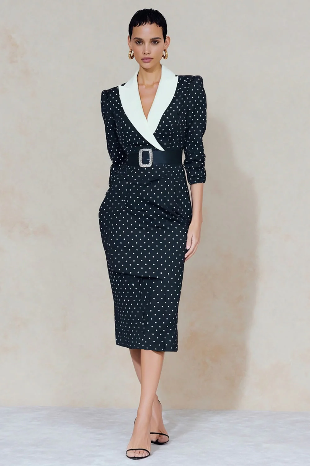 Robe de travail midi bodycon cousue à poches blancs bleu marine avec ceinture en strass