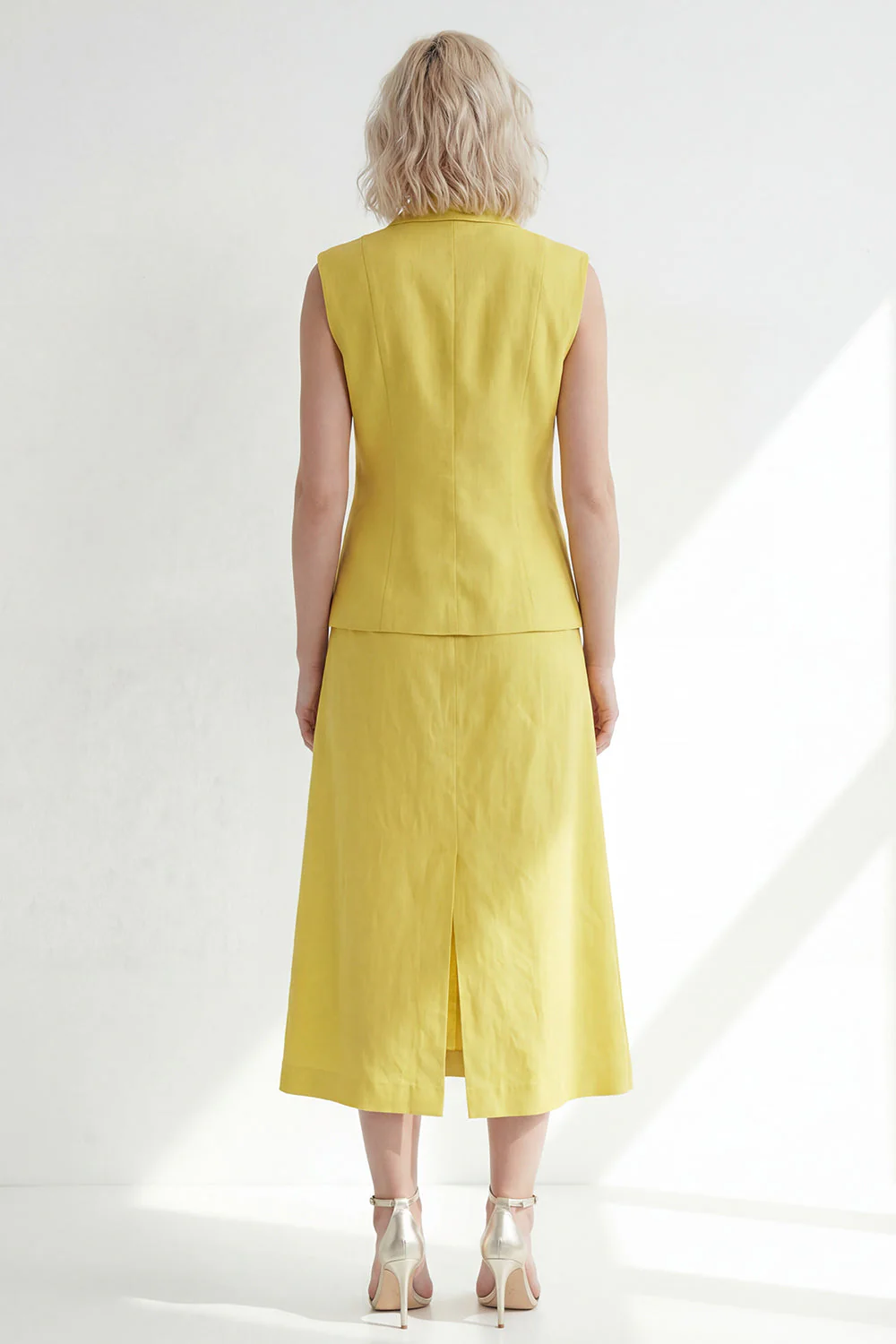 Robe de travail midi fine, taille à bouton, à revers cranté, jaune beurre et fente - Image 2
