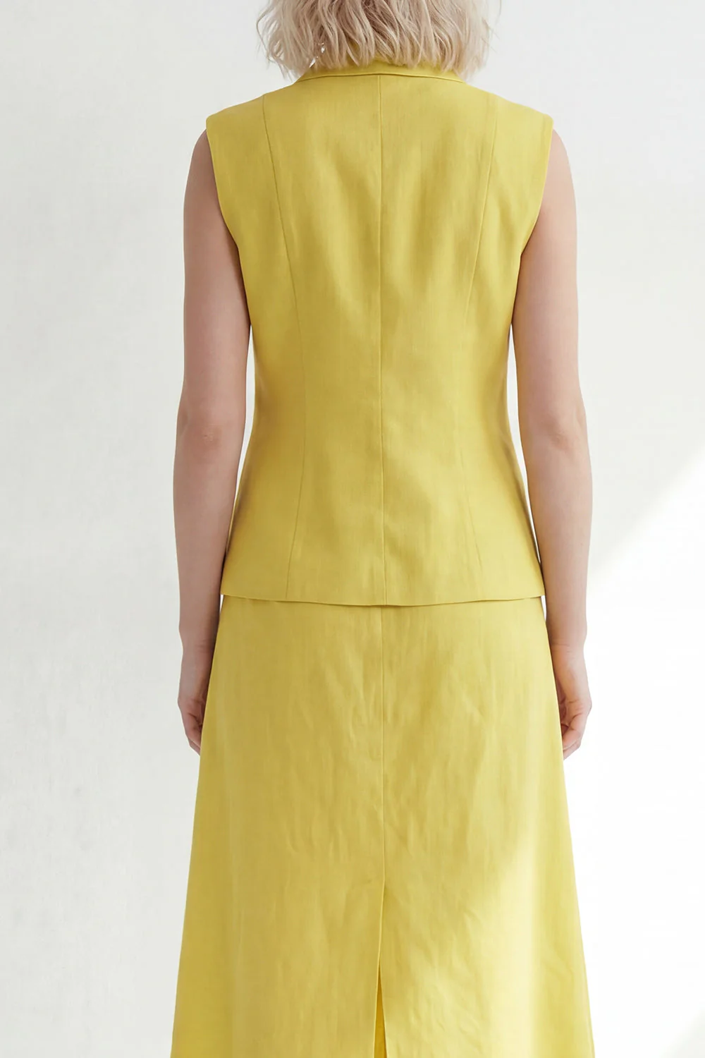 Robe de travail midi fine, taille à bouton, à revers cranté, jaune beurre et fente - Image 4