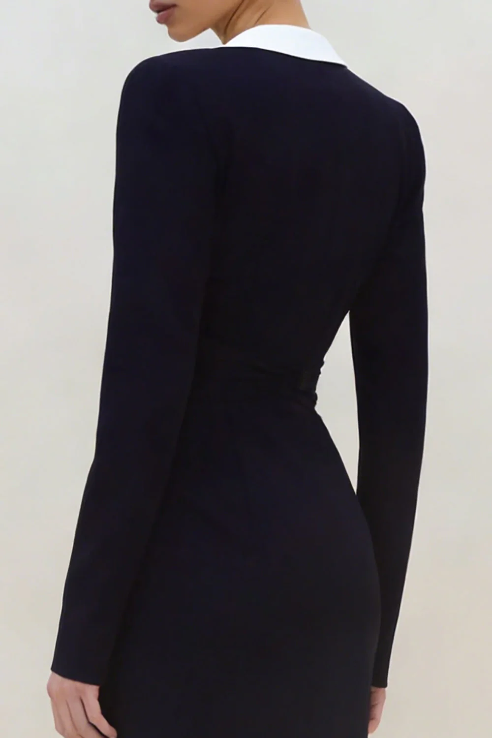 Robe de travail noire à étui profonde à manches longues à col en V profond avec fente - Image 4