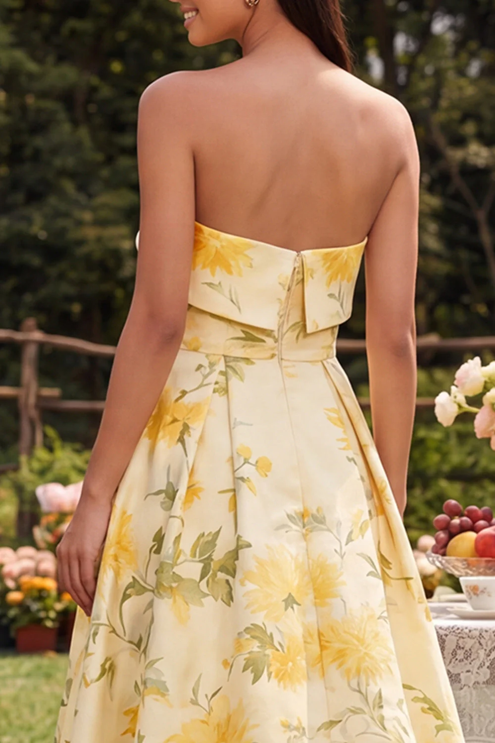Robe fleurie jaune sans bretelles A Line High-Low - Image 4