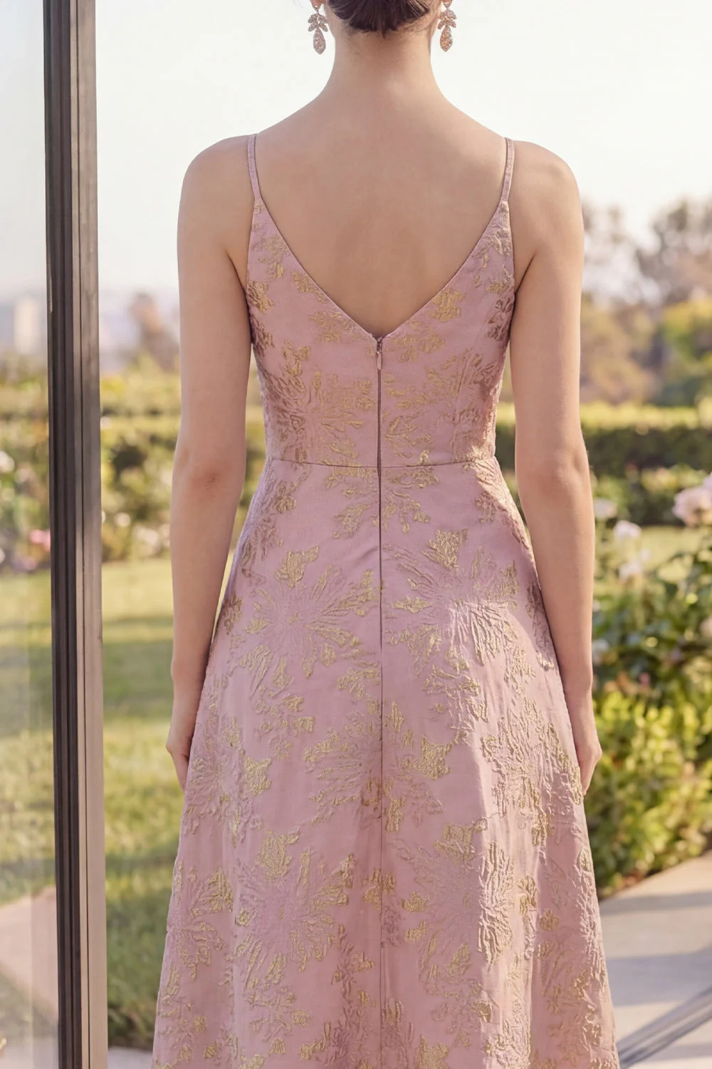 Robe fleurie Maxi A Line à col V Blush Jacquard avec fente - Image 4