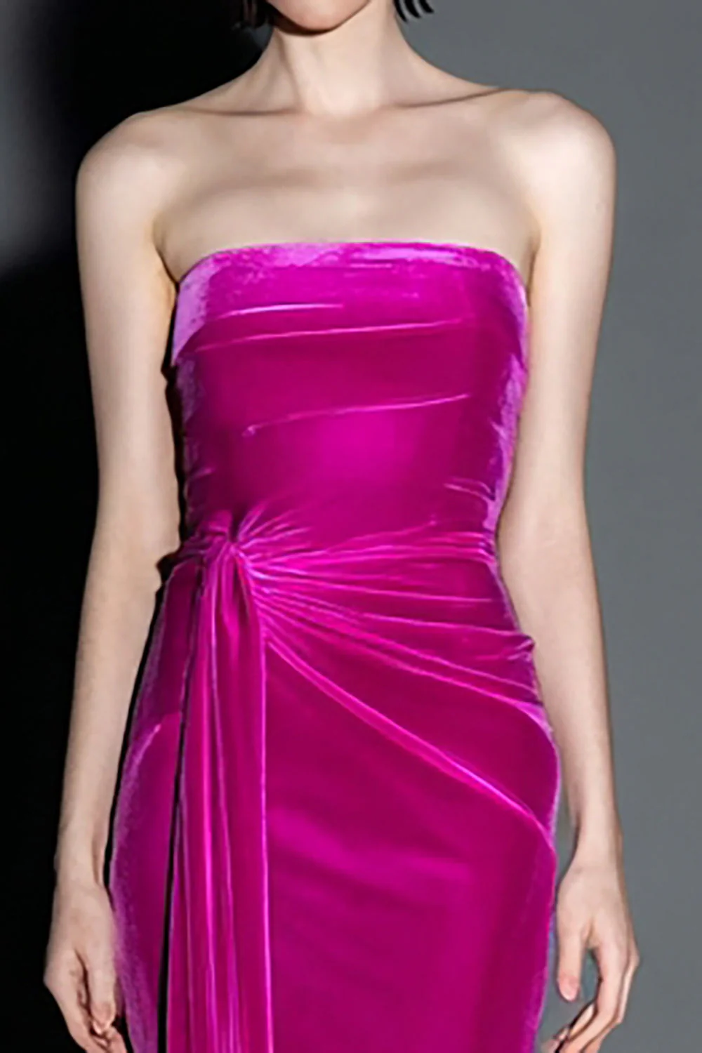 Robe formelle bustier en velours sirène fuchsia avec ceinture - Image 2