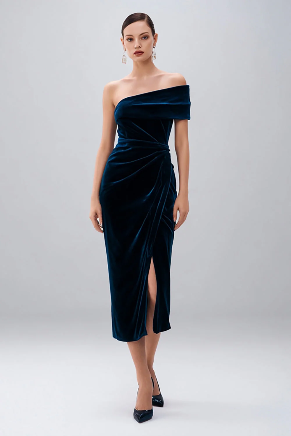 Robe formelle en velours fourreau midi à une épaule bleu marine avec fente