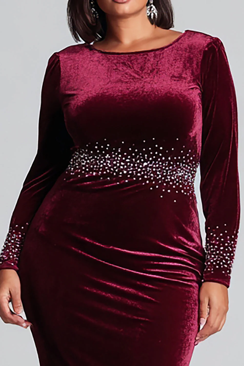 Robe formelle en velours perlé à col bateau fourreau bordeaux - Image 2