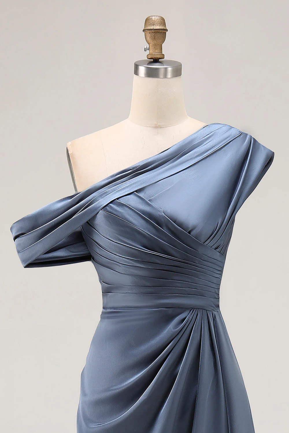 Robe formelle froncée en satin gris bleu sirène à une épaule avec volants - Image 4
