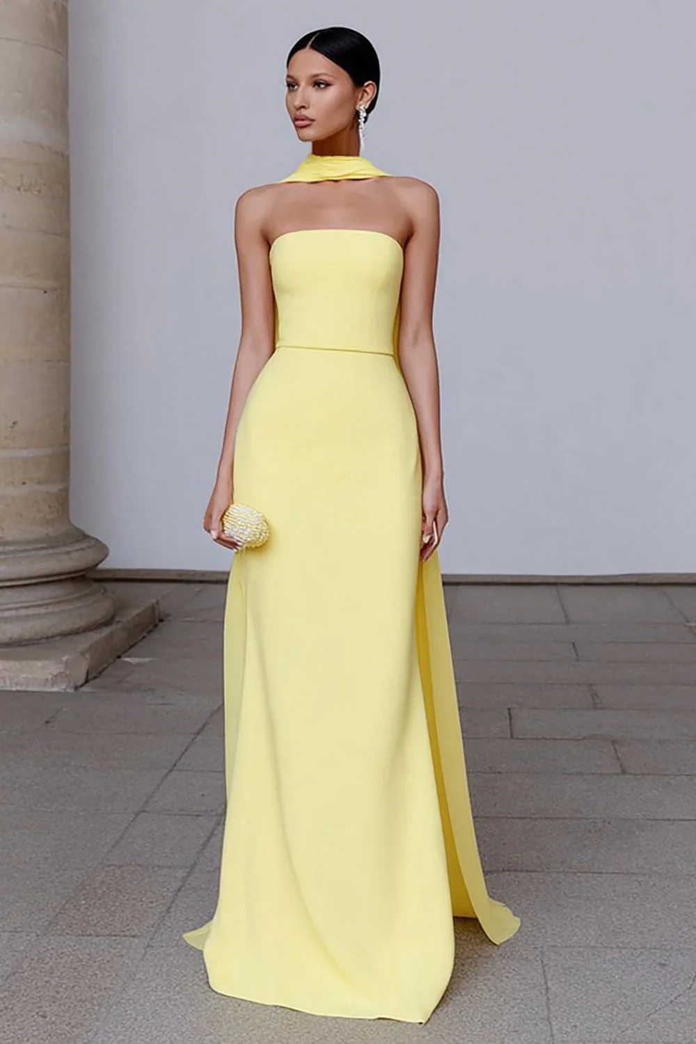 Robe formelle jaune à fourreau sans bretelles avec banderole