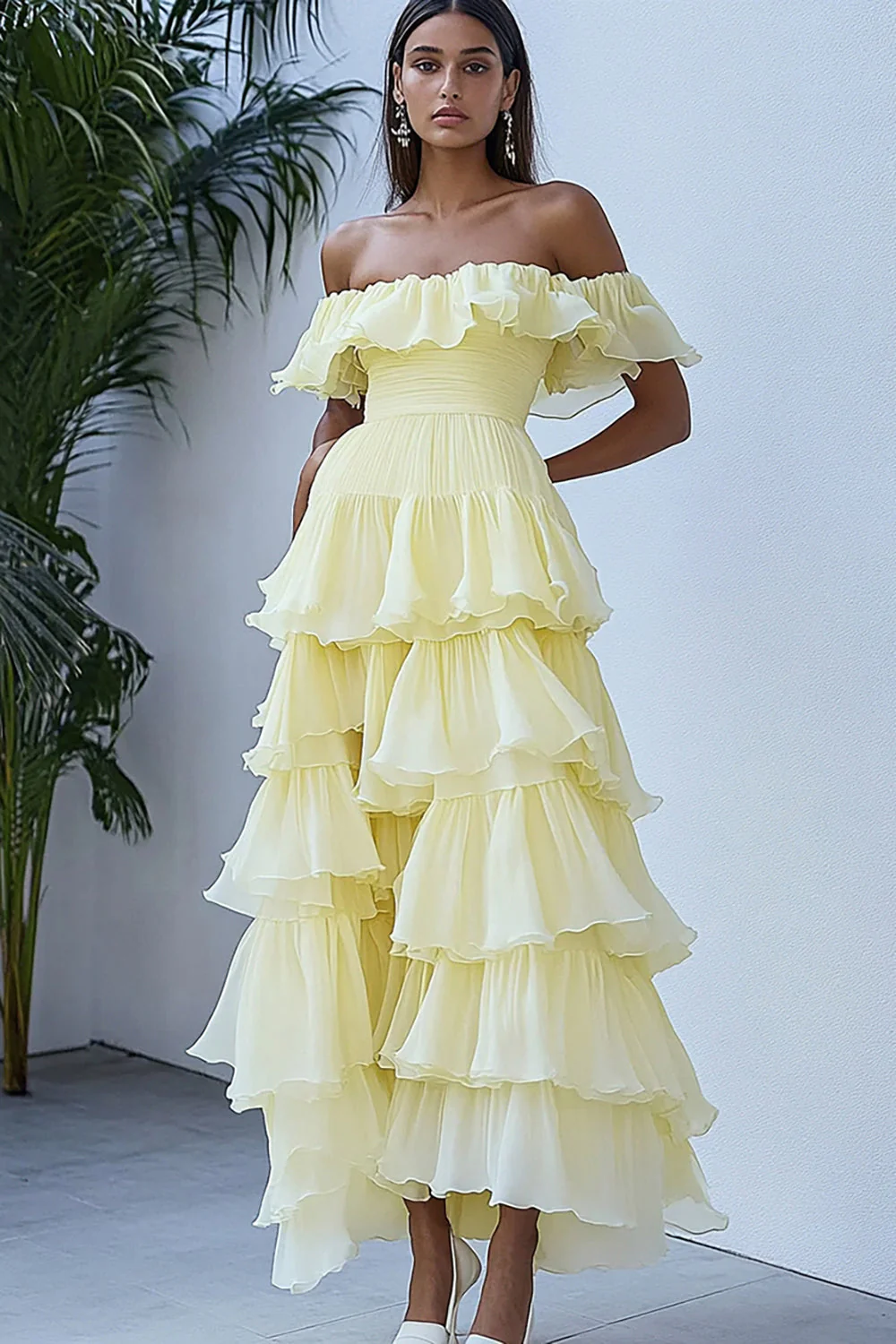 Robe formelle jonquille à épaules dénudées avec volants