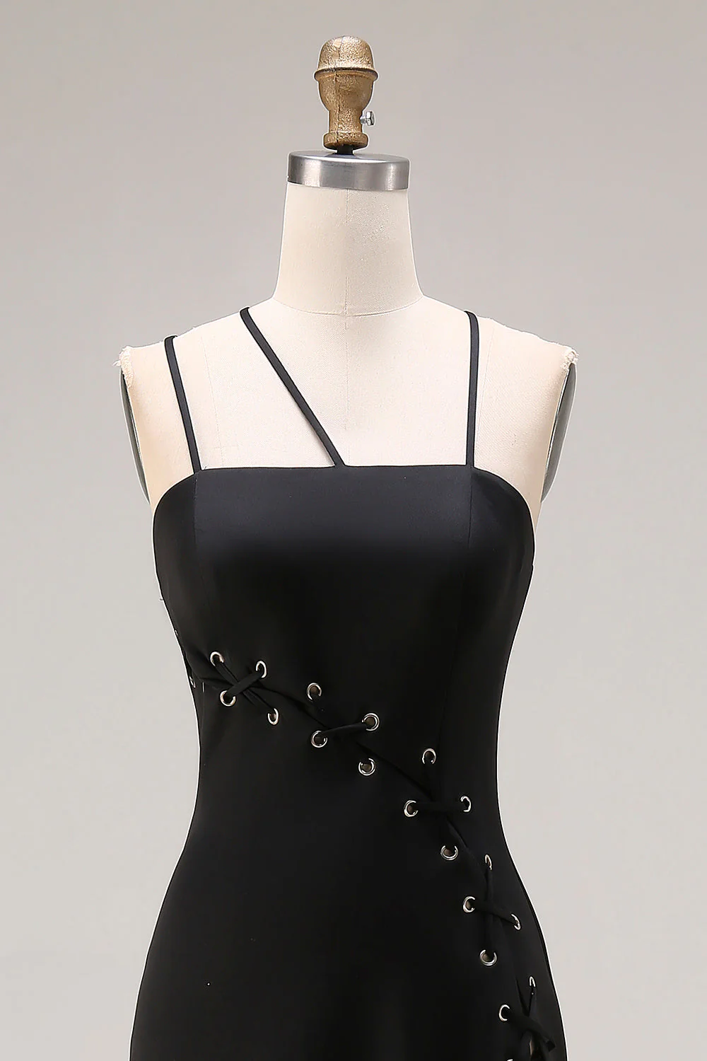 Robe formelle longue à bretelles fines en satin à fourreau noir avec fente - Image 4
